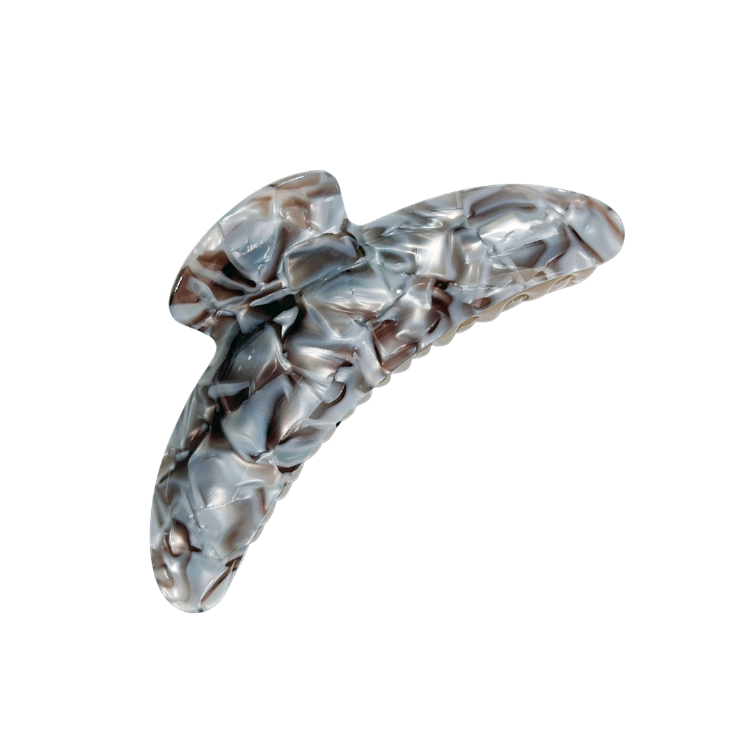 Meet DEMI!  A large curved classic shape hair claw with double grip finish. The curved design and wider body makes it perfect for that all up look, even for thicker hair.  Each clip comes in a branded Tort pouch (colours change seasonally).  Size: 13cm  Colour: marbled chocolate brown and warm silver  Material: eco-resin