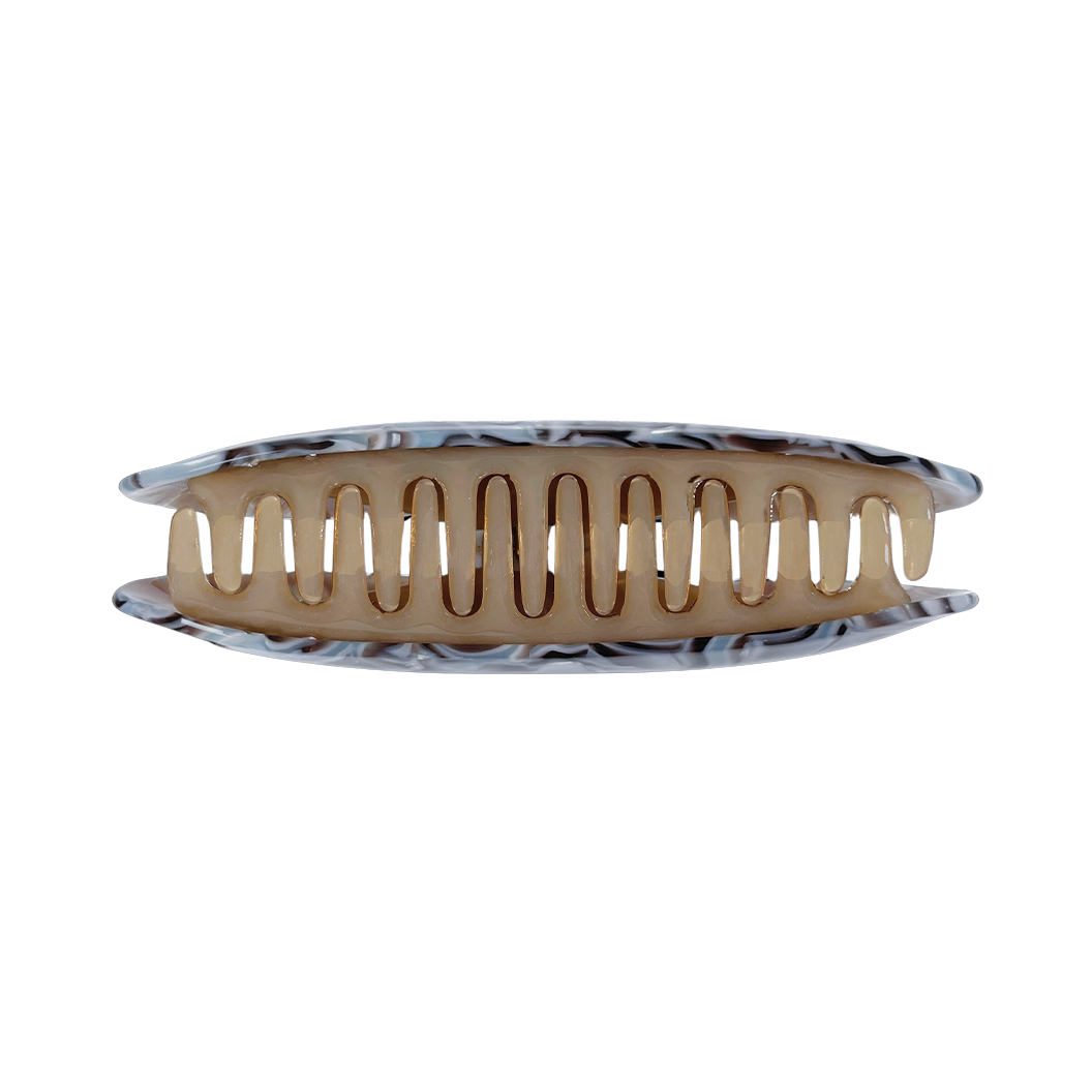 Meet DEMI!  A large curved classic shape hair claw with double grip finish. The curved design and wider body makes it perfect for that all up look, even for thicker hair.  Each clip comes in a branded Tort pouch (colours change seasonally).  Size: 13cm  Colour: marbled chocolate brown and warm silver  Material: eco-resin