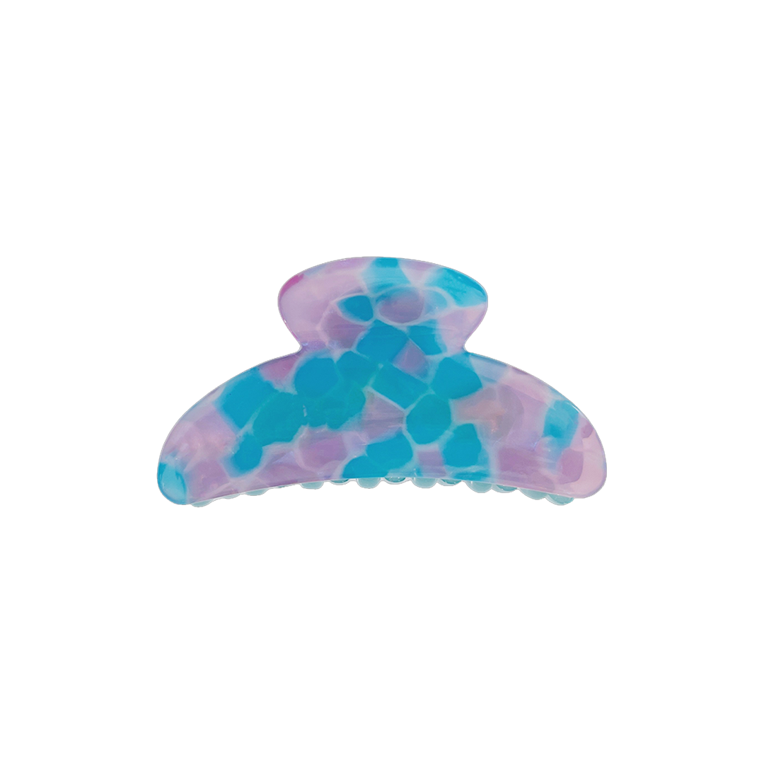 Meet TOTO!  One of our strongest clips in a classic curved top claw shape. Don’t let the small size fool you, as one of our strongest hair claws it works hard to hold all hair, even that difficult fine hair that slips out of clips.  Each clip comes in a branded Tort pouch (colours change seasonally).  Size: 7.5cm  Colour: translucent bubblegum blue and purple mosaic effect with subtle iridescence  Material: eco-resin