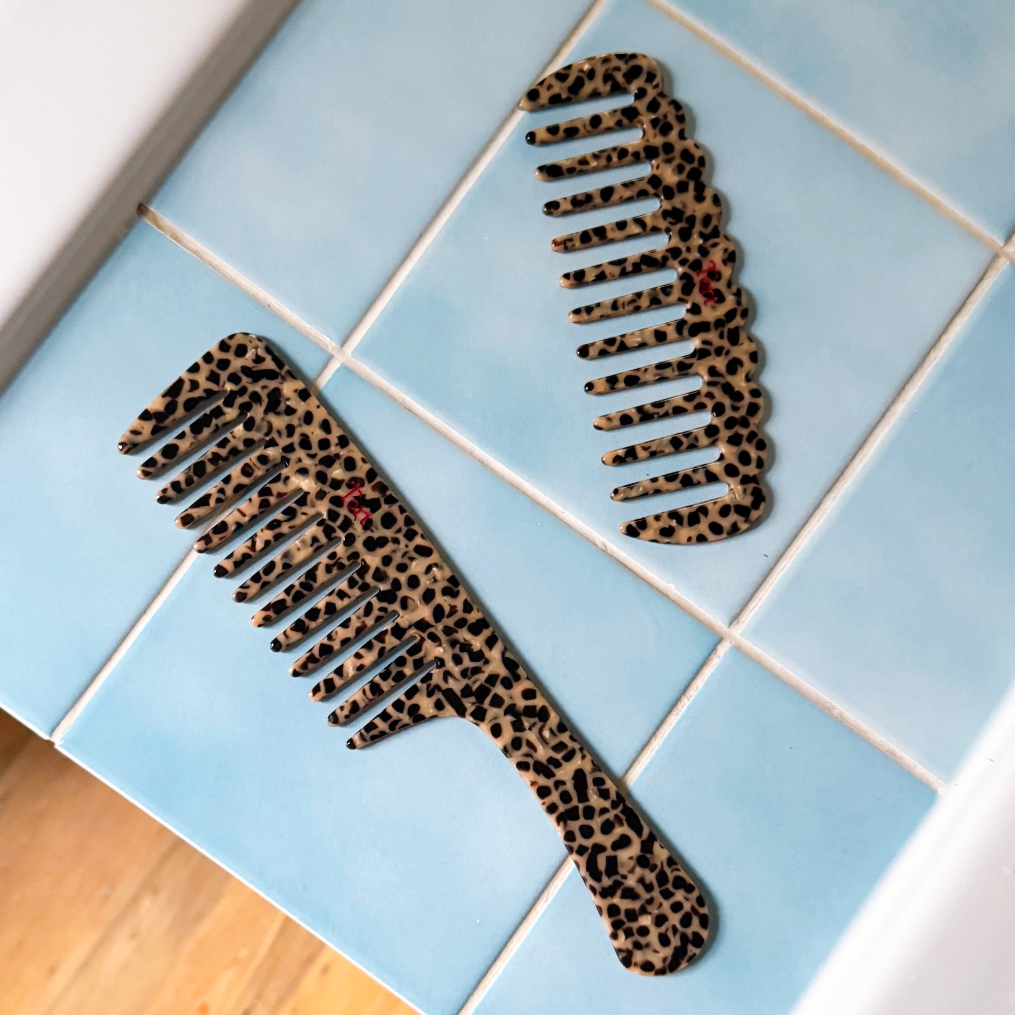 JASI comb in Classic Cheetah