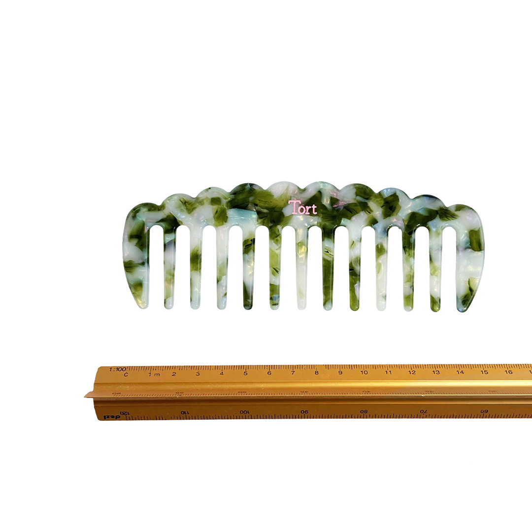 LUCY comb in Matcha Pearl