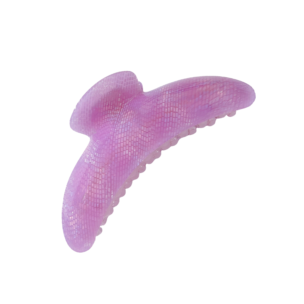 Meet DEMI!  A large curved classic shape hair claw with double grip finish. The curved design and wider body makes it perfect for that all up look, even for thicker hair.  Each clip comes in a branded Tort pouch (colours change seasonally).  Size: 13cm  Colour: lilac with a subtle iridescent snake-effect  Material: eco-resin