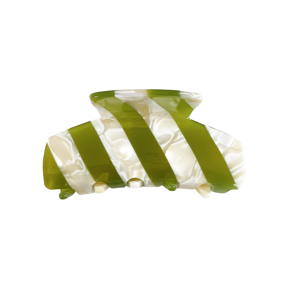 Meet LORA!  A medium sized silhouette claw in our signature stripes. Two resin patterns are merged together to create a colour combinations of dreams. The medium size makes it very easy to use and perfect for an all up look or securing a bun. For shorter hair it can be used for an all up look.  Each clip comes in a branded Tort pouch (colours change seasonally).  Size: 9cm  Colour: olive green and butter cream stripe  Material: eco-resin